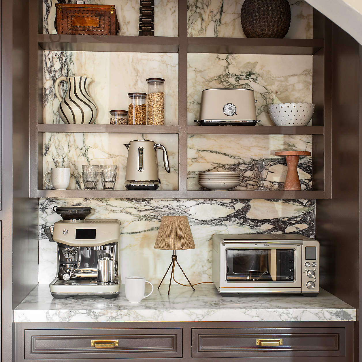 Breville ® Smart Oven ® Air Fryer in Almond Nougat - Image 4