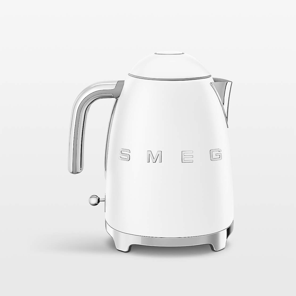 SMEG Chrome Retro Electric Kettle - Image 5